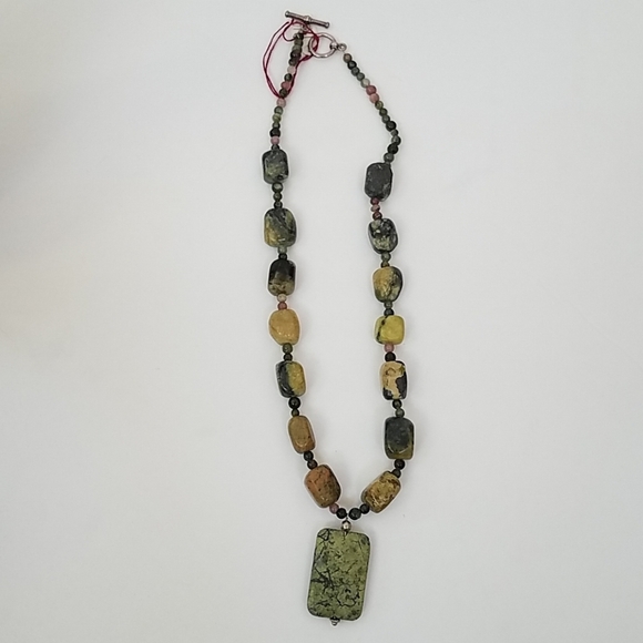 Green Stone Necklace - Picture 1 of 5